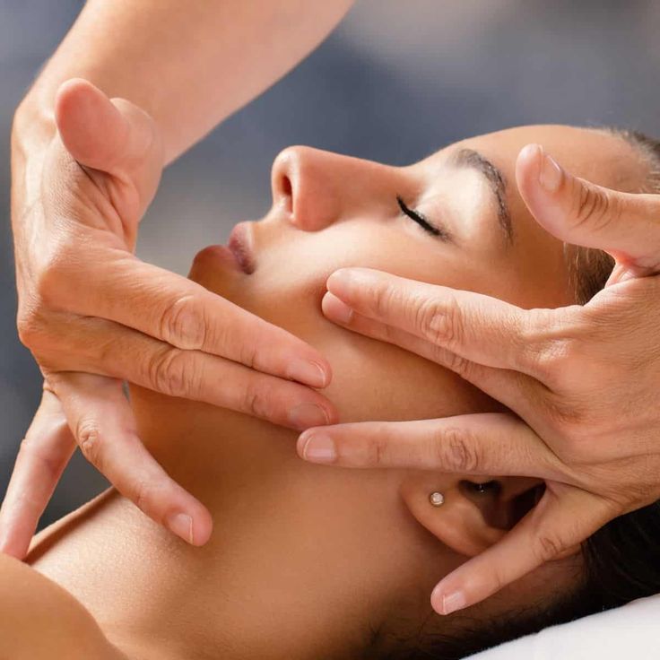 cách massage mặt trị nám tại nhà