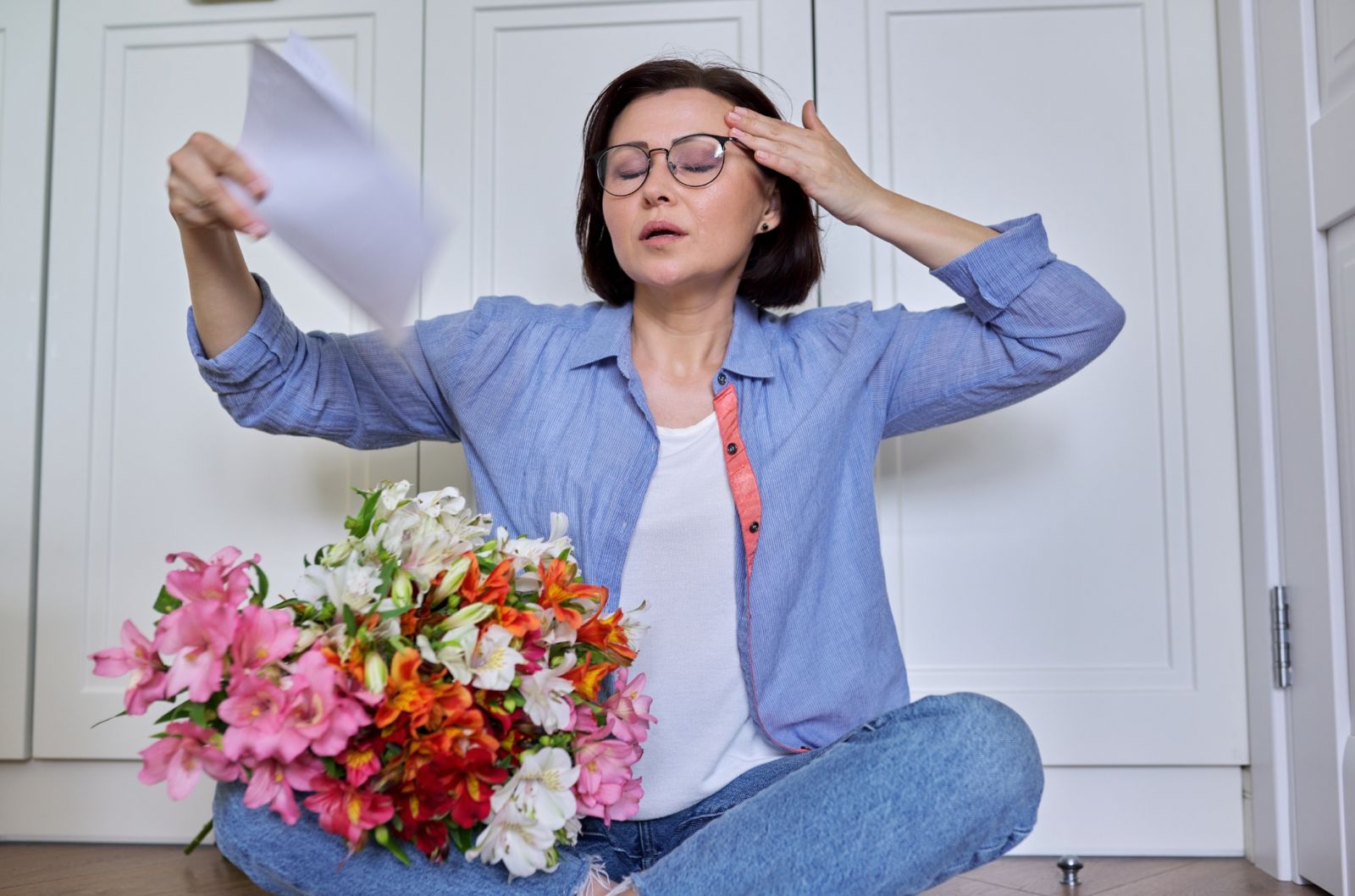 Vì sao phụ nữ tuổi trung niên thường bị bốc hỏa?